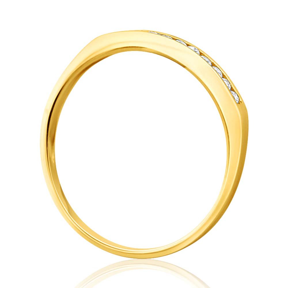 9ct Yellow Gold Diamond Ring Set with 10 Stunning Brilliant Diamonds